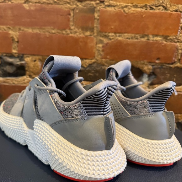 Adidas prophere Grey solar red shoes 9.5 - Picture 2 of 5
